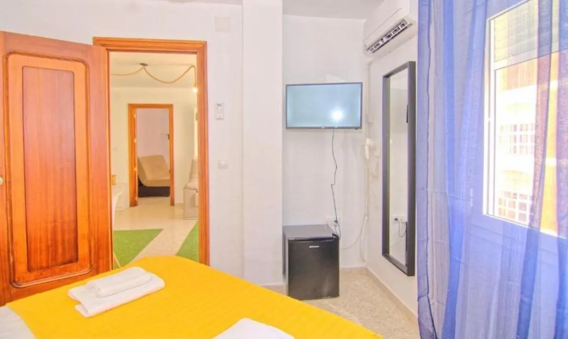 Low Cost Rooms Malaga River