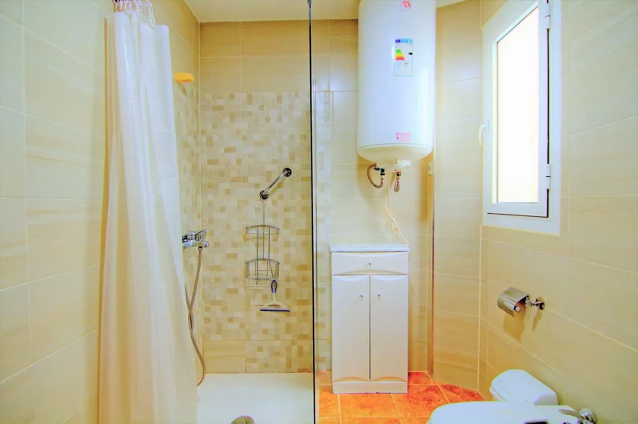 Homestay Low Cost Rooms Malaga River