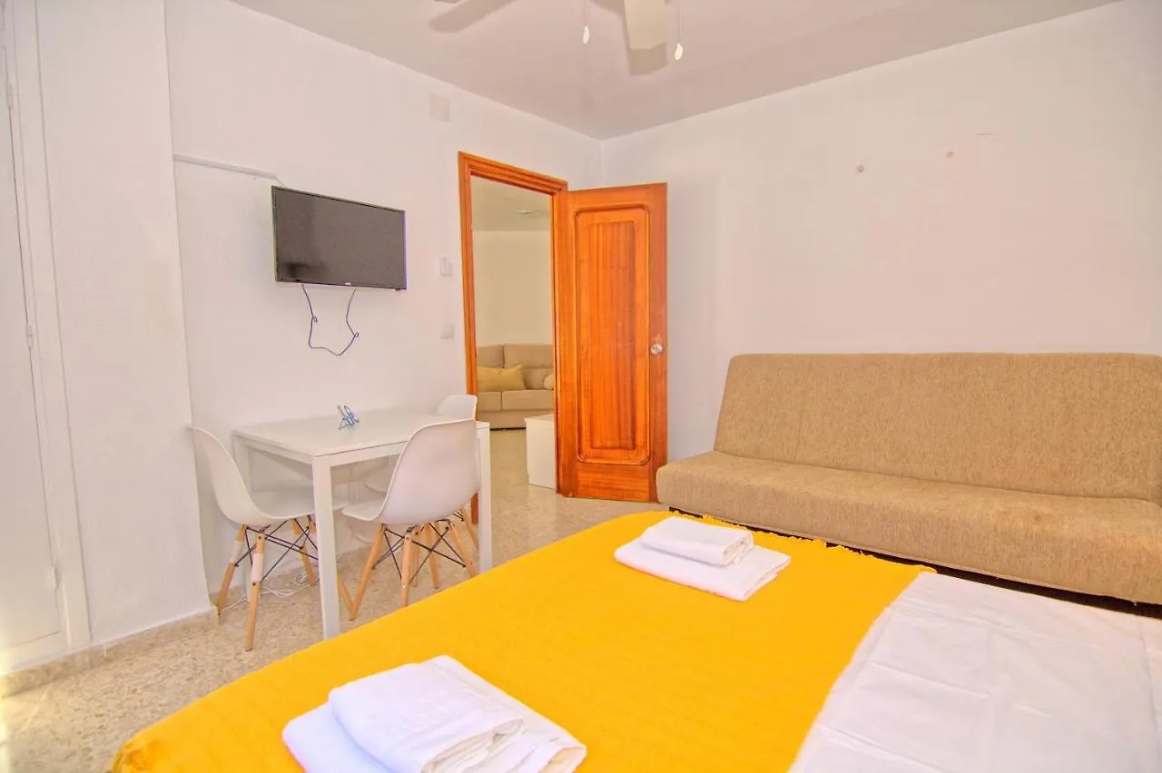 Homestay Low Cost Rooms Malaga River