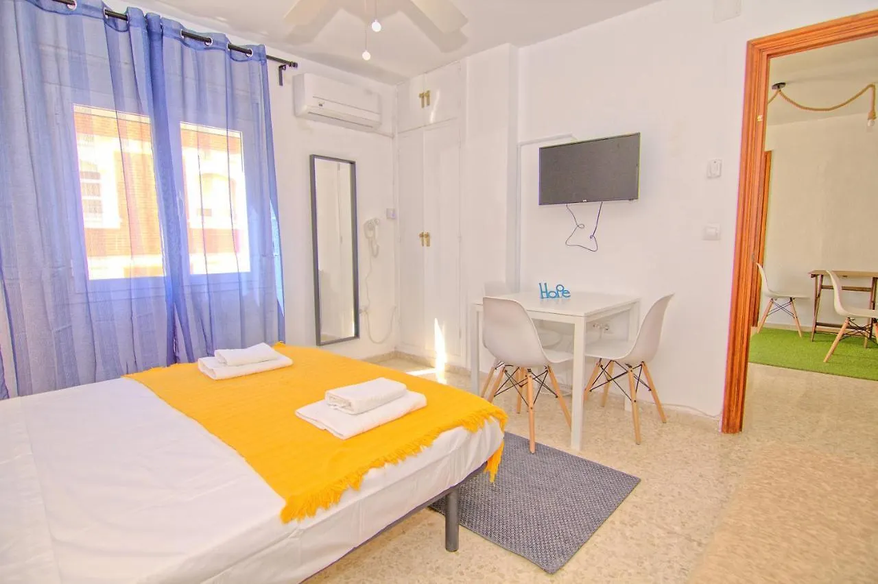Low Cost Rooms Malaga River location
