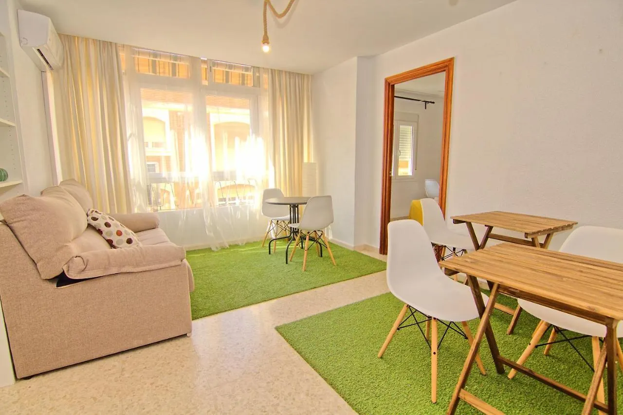 Low Cost Rooms Malaga River